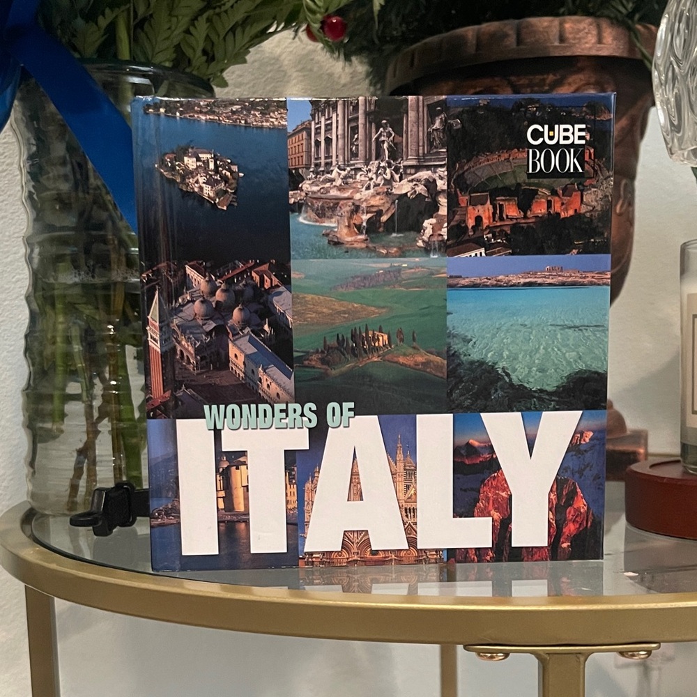 Wonders of Italy Cube Book - Multicolor